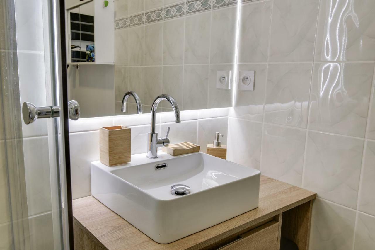 Votre Escale - Le Globe Trotteur Apartment Niort Exterior photo